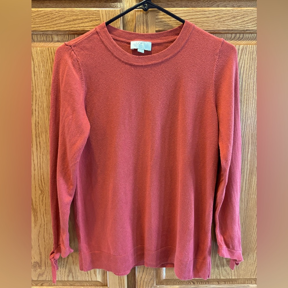 Loft cotton/rayon women’s medium petite sweater. Knot accent‎ on sleeve. …